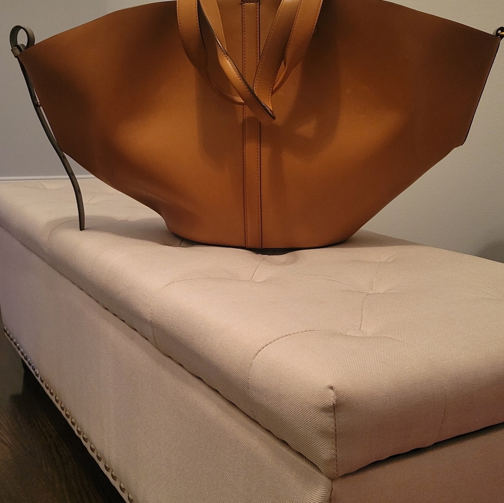 Authentic Tory Burch Sete Tote - Picture 2 of 4